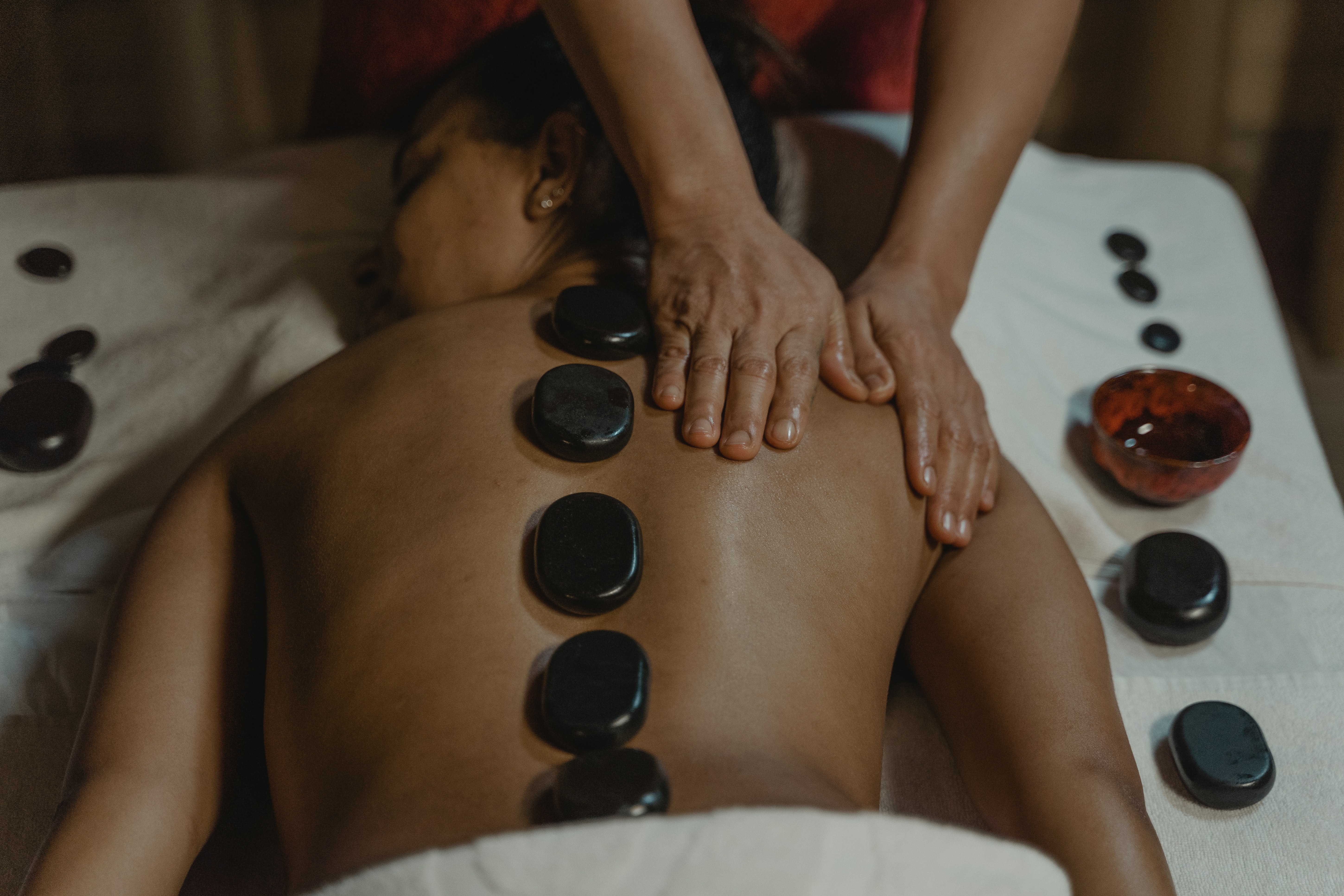 Massages au pierres chaudes 1H à Grenoble